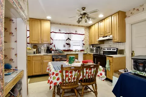 24 Longview St, Springfield, MA 01108 photo 9