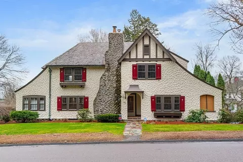 33 Flagg St, Worcester, MA 01602