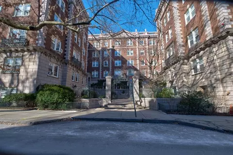 7 Arlington St #57, Cambridge, MA 02140