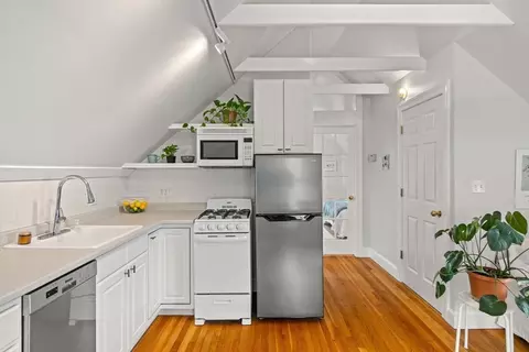 3 Circle St #3, Marblehead, MA 01945 photo 9