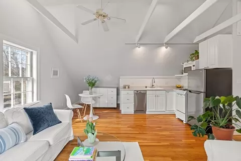 3 Circle St #3, Marblehead, MA 01945 photo 6