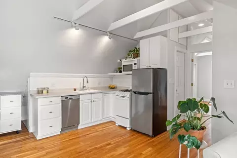 3 Circle St #3, Marblehead, MA 01945 photo 8