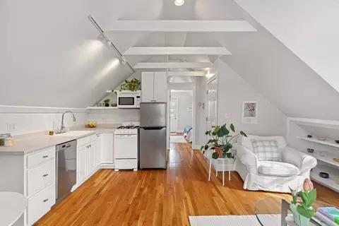 3 Circle St #3, Marblehead, MA 01945 photo 7