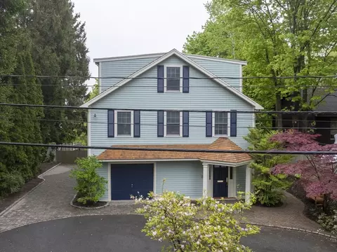 170 Beacon St, Marblehead, MA 01945
