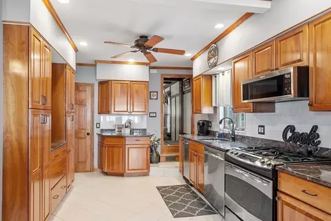 35 Wolcott St, Everett, MA 02149 photo 11