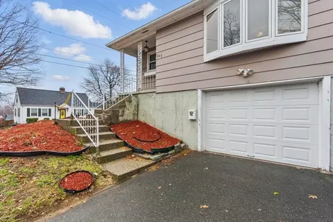 203 Crestwood St, Chicopee, MA 01020