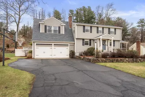 6 Marlyn Rd, Medfield, MA 02052