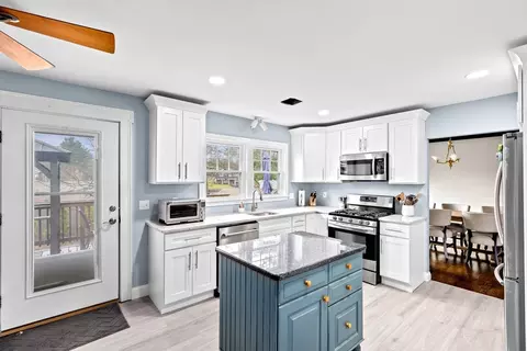 4 Cherry Ln, Braintree, MA 02184 photo 11