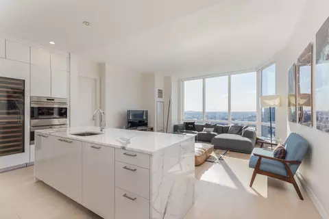 1 Franklin St #3801, Boston, MA 02110