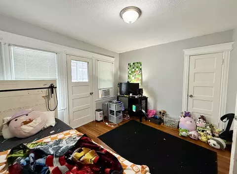 Bedroom - 63 Langdon St, Springfield, MA 01104 photo 3 of 4