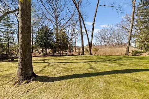 Exterior - 12 Andrew Isle Rd, Hingham, MA 02043 photo 5 of 6