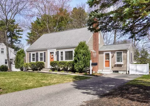 3 Sycamore Ln, Walpole, MA 02081