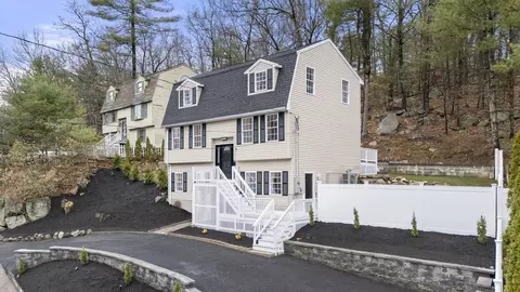 6 Larchwood, Billerica, MA 01821