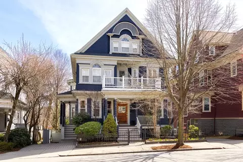 79 Saint Paul St #79, Brookline, MA 02446
