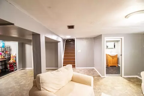 616 Cooley St, Springfield, MA 01128 photo 25