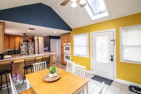 616 Cooley St, Springfield, MA 01128 photo 7