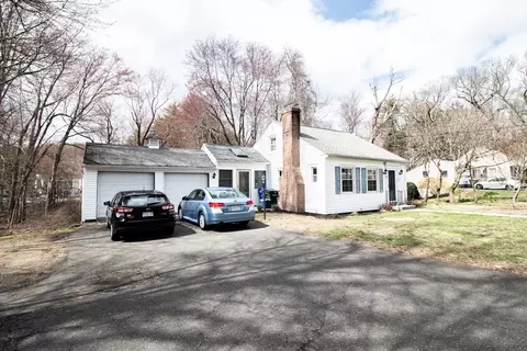 616 Cooley St, Springfield, MA 01128 photo 3