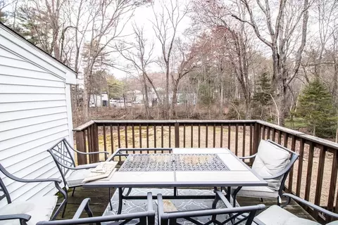 616 Cooley St, Springfield, MA 01128 photo 6