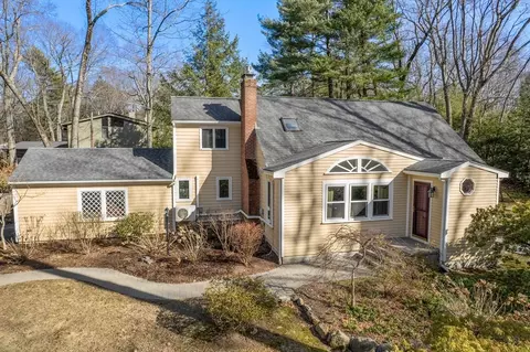 2 Goodman Ln, Wayland, MA 01778