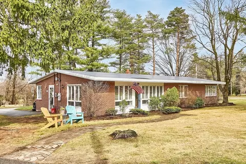 42 Walnut St, Devens, MA 01434 photo 2