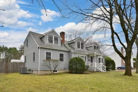 5 Lindor Rd, North Reading, MA 01864