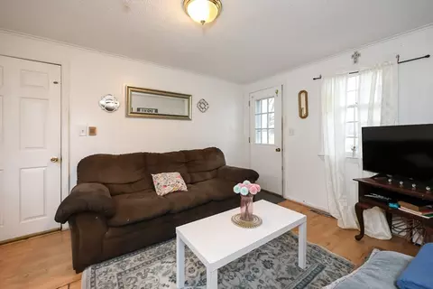 418 Dailey Dr, Franklin, MA 02038 photo 3