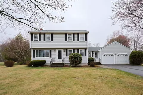 418 Dailey Dr, Franklin, MA 02038