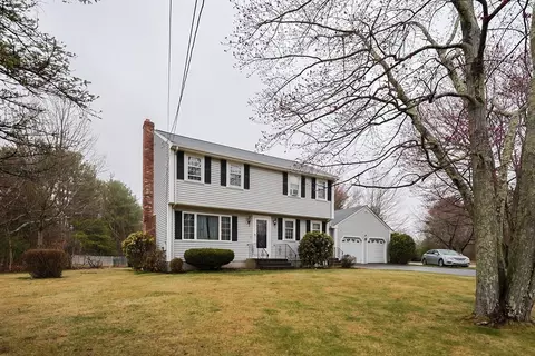 418 Dailey Dr, Franklin, MA 02038 photo 2