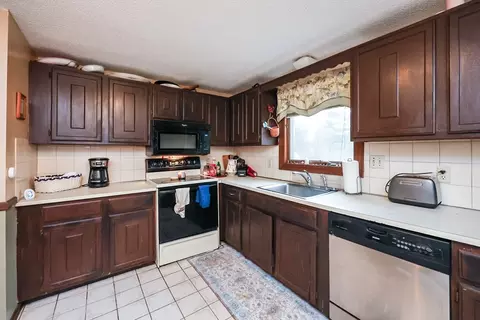 418 Dailey Dr, Franklin, MA 02038 photo 7