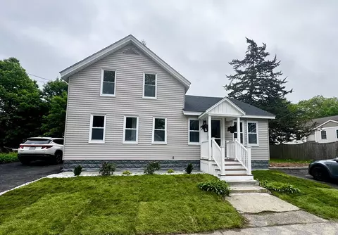 11 Pine St, Maynard, MA 01754