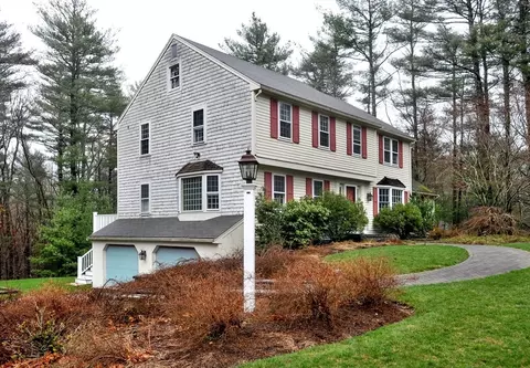 4 Tinkers Ledge Rd, Duxbury, MA 02332