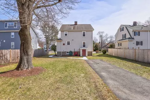 8 Smith Ave, Reading, MA 01867 photo 4