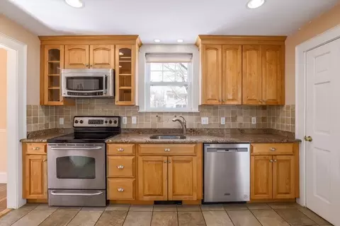8 Smith Ave, Reading, MA 01867 photo 7