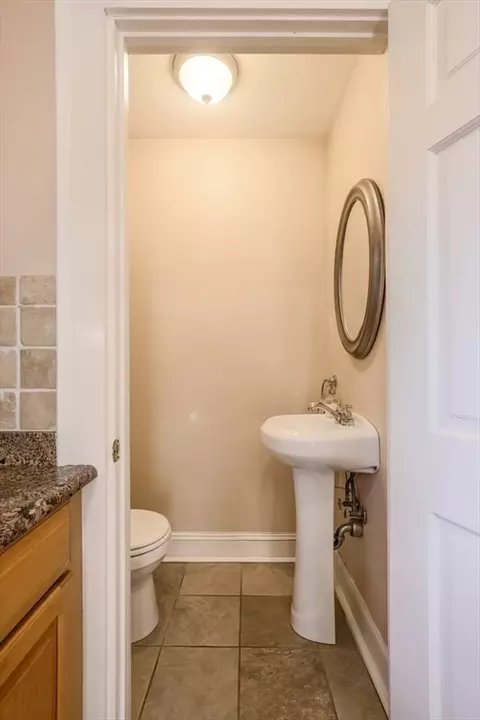 8 Smith Ave, Reading, MA 01867 photo 10