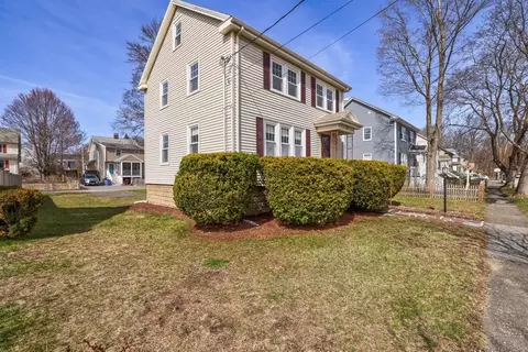 8 Smith Ave, Reading, MA 01867 photo 3