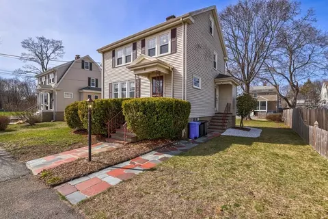 8 Smith Ave, Reading, MA 01867 photo 2