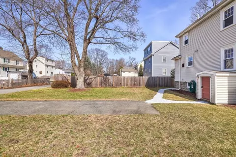 8 Smith Ave, Reading, MA 01867 photo 5
