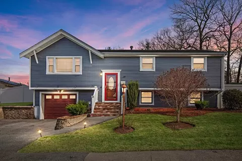 35 Petipas Ln, Randolph, MA 02368