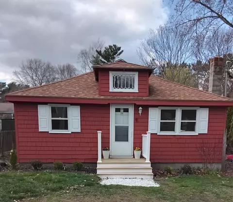9 11th Ave, Halifax, MA 02338