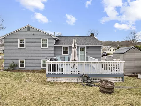 Exterior - 19 Pine Rd, Beverly, MA 01915 photo 5 of 8