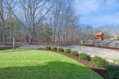 Exterior - 8 Links Rd, Gloucester, MA 01930 photo 8 of 10