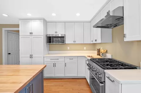 Kitchen - 8 Links Rd, Gloucester, MA 01930 photo 4 of 5