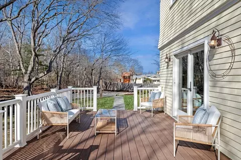 Exterior - 8 Links Rd, Gloucester, MA 01930 photo 2 of 10