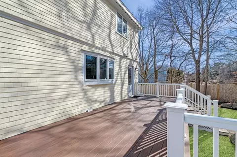 Exterior - 8 Links Rd, Gloucester, MA 01930 photo 4 of 10