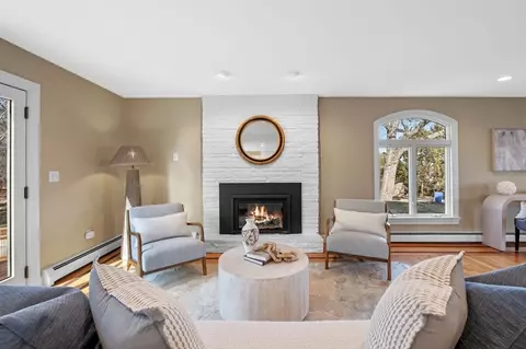 Living - 8 Links Rd, Gloucester, MA 01930 photo 1 of 5