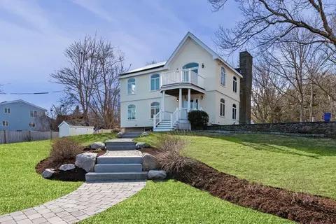 Exterior - 8 Links Rd, Gloucester, MA 01930 photo 9 of 10