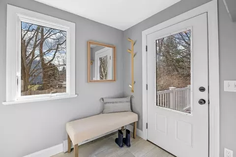 Entry Way - 8 Links Rd, Gloucester, MA 01930 photo 4 of 4