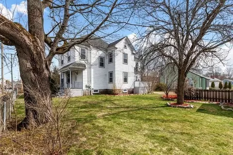 10 Conant St, Beverly, MA 01915 photo 4