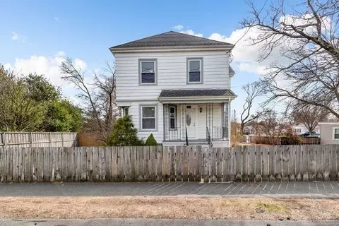 10 Conant St, Beverly, MA 01915 photo 3