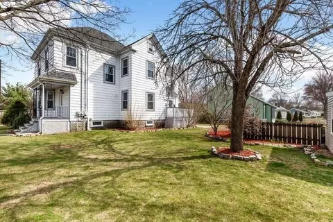 10 Conant St, Beverly, MA 01915